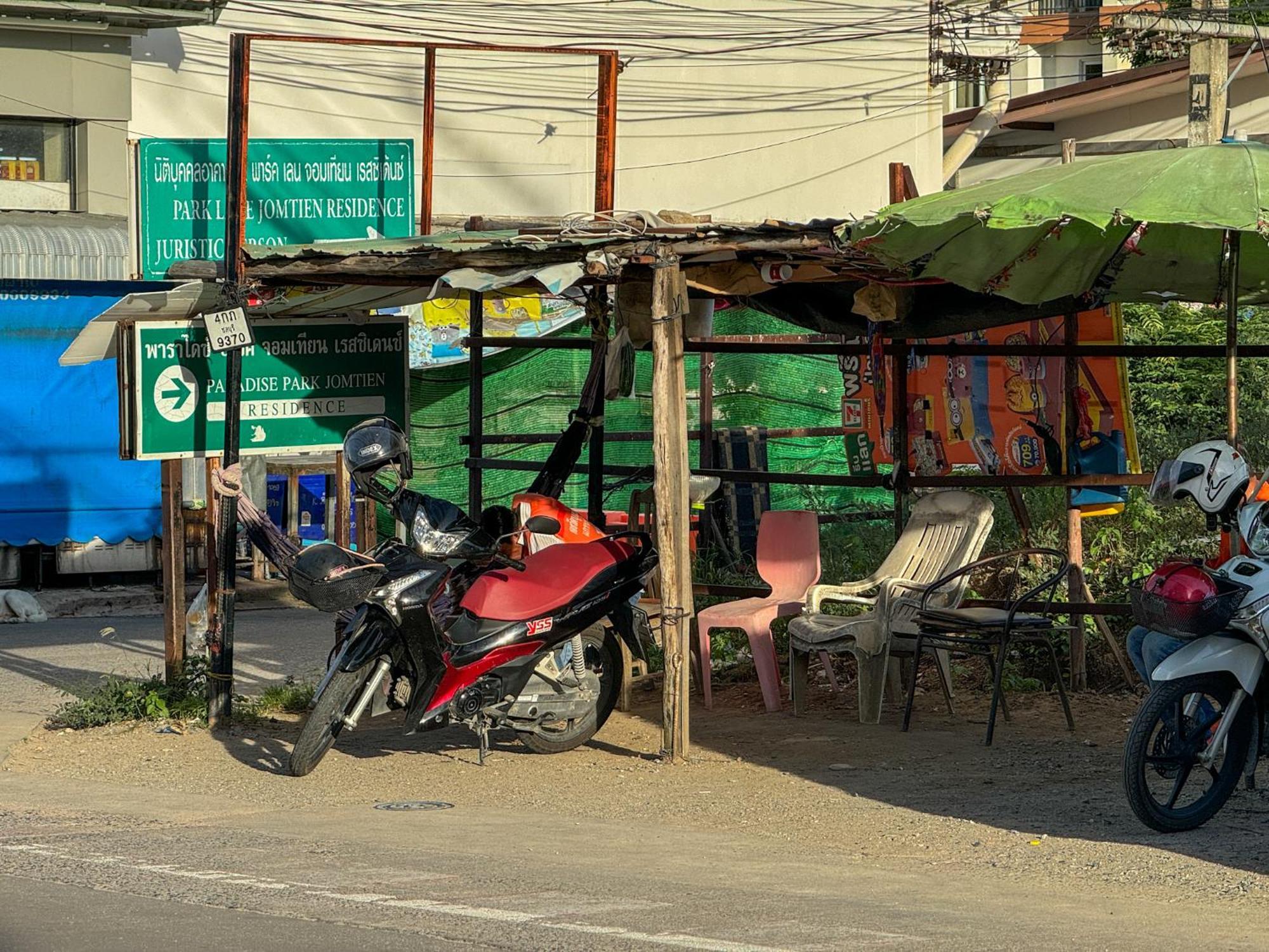 卧室直达泳池 全网最低价 到中天海滩5分钟 Jomtien Beach Esterno foto